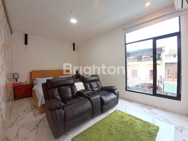 image RUMAH FURNISH DUTAMAS JELAMBAR 2 LT KEAMANAN 24JAM JAKARTA BARAT (7)