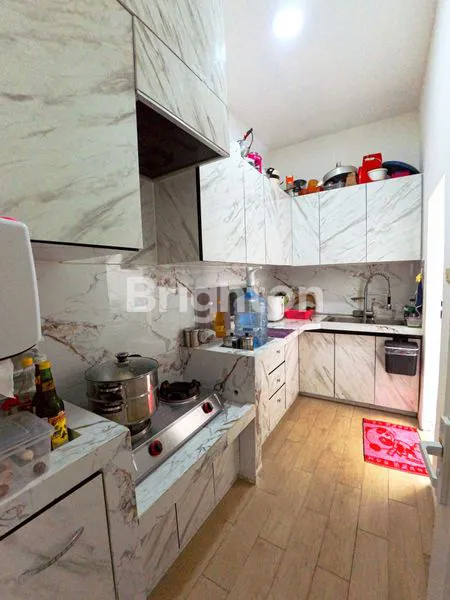 image RUMAH FURNISH DUTAMAS JELAMBAR 2 LT KEAMANAN 24JAM JAKARTA BARAT (6)