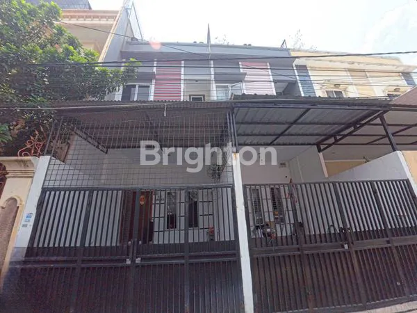 image RUMAH 3 LT FURNISH KAVLING POLRI JELAMBAR JAKARTA BARAT (1)