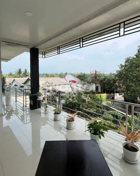 image RUMAH DUA LANTAI HALAMAN LUAS DI CIFOR (6)