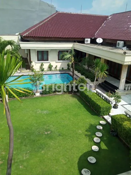 image RUMAH MEWAH 2 LANTAI, KOLAM RENANG, LOKASI STRATEGIS (2)