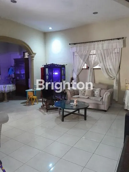 image RUMAH MEWAH DI KOMPLEK TVRI MEDAN (8)