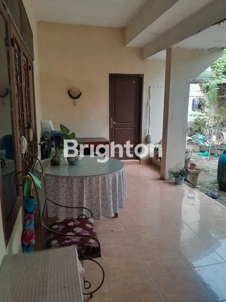 image RUMAH MEWAH DI KOMPLEK TVRI MEDAN (7)