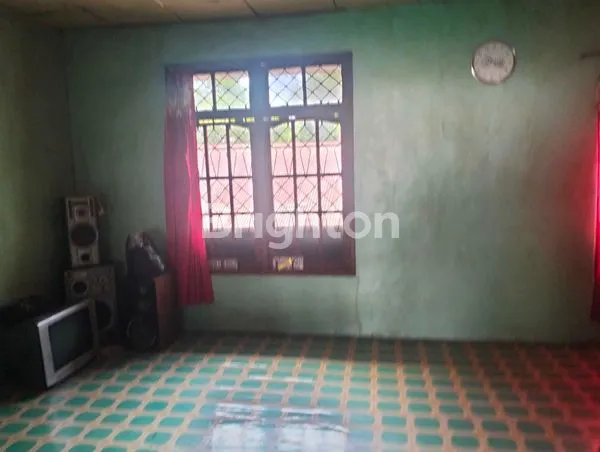 image RUMAH STRATEGIS DI JL SOEKARNO HATTA, 3 LANTAI, LT 375M² (4)