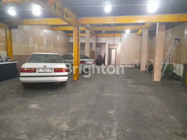 image RUKO 3 LANTAI STRATEGIS COCOK UNTUK SEGALA MACAM USAHA (4)