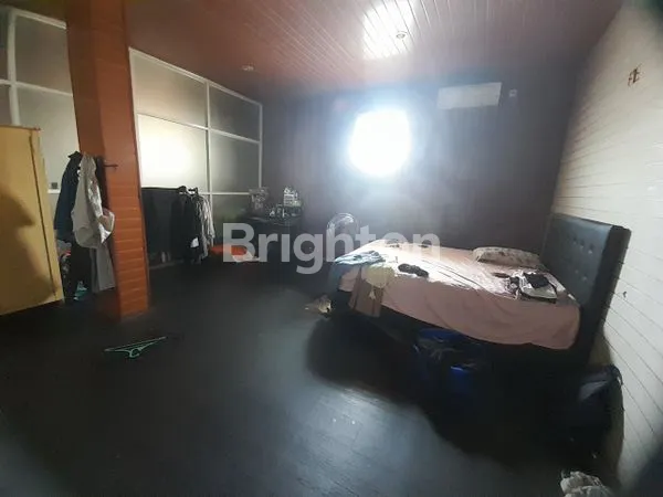 image RUKO 3 LANTAI STRATEGIS COCOK UNTUK SEGALA MACAM USAHA (6)