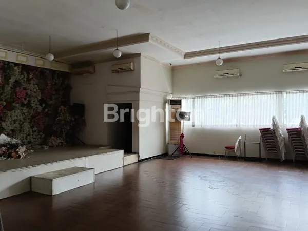 image GEDUNG IKONIK DI JANTUNG KOTA SURABAYA JL PAHLAWAN LOKASI PREMIUM  – KAWASAN HERITAGE & PUSAT AKTIVITAS KOTA  (5)