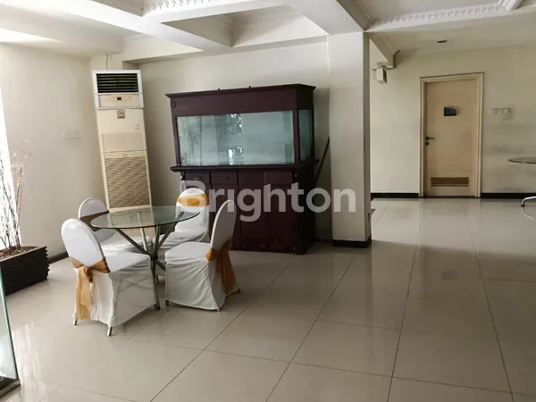 image GEDUNG IKONIK DI JANTUNG KOTA SURABAYA JL PAHLAWAN LOKASI PREMIUM  – KAWASAN HERITAGE & PUSAT AKTIVITAS KOTA  (7)