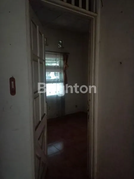 image TANAH LUAS 216M² BONUS BANGUNAN DI KEMANG PRATAMA (4)