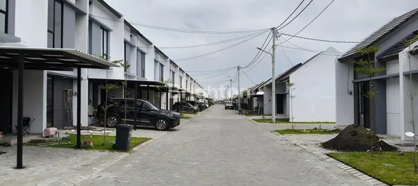 image RUMAH 1 LANTAI BARU GRESS WONOREJO SELANGKAH KERAYA MERR (8)