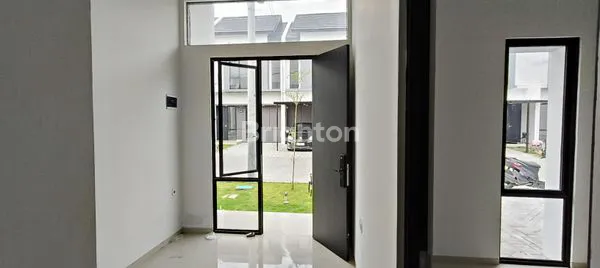 image RUMAH 1 LANTAI BARU GRESS WONOREJO SELANGKAH KERAYA MERR (6)