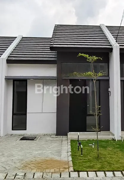 image RUMAH 1 LANTAI BARU GRESS WONOREJO SELANGKAH KERAYA MERR (1)