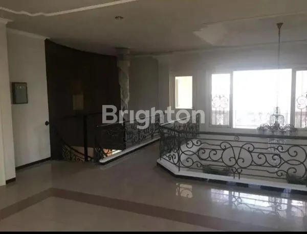 image RUMAH MEWAH 2 LANTAI DHARMAHUSADA INDAH, SURABAYA TIMUR. DEKAT RAYA KERTAJAYA INDAH - MANYAR KERTOAJO - MERR - GALAXY MALL, DLL. (5)