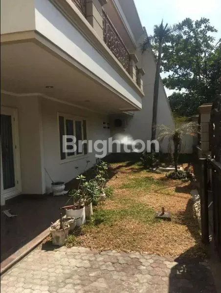 image RUMAH MEWAH 2 LANTAI DHARMAHUSADA INDAH, SURABAYA TIMUR. DEKAT RAYA KERTAJAYA INDAH - MANYAR KERTOAJO - MERR - GALAXY MALL, DLL. (8)