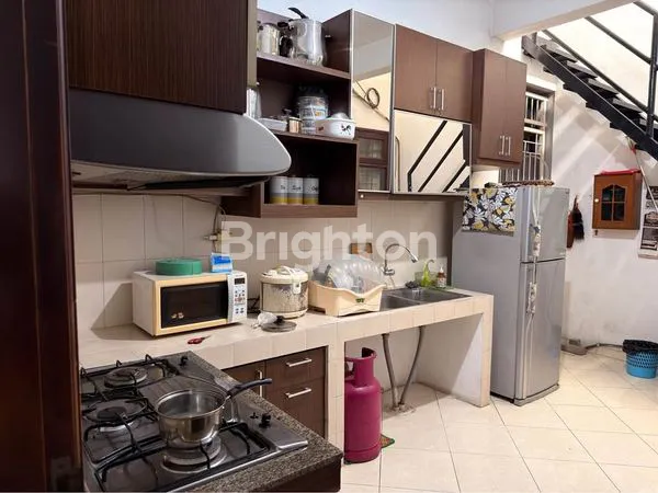 image RUMAH DI GAYUNGSARI SIAP HUNI (4)