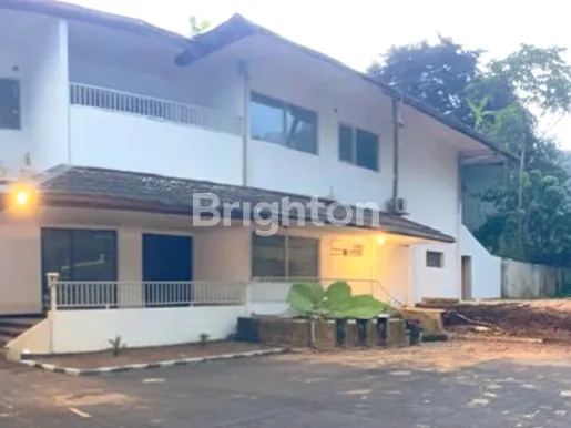 image RUMAH DENGAN TANAH LUAS DI  KEMANG, JAKARTA SELATAN DENGAN HARGA NJOP (3)