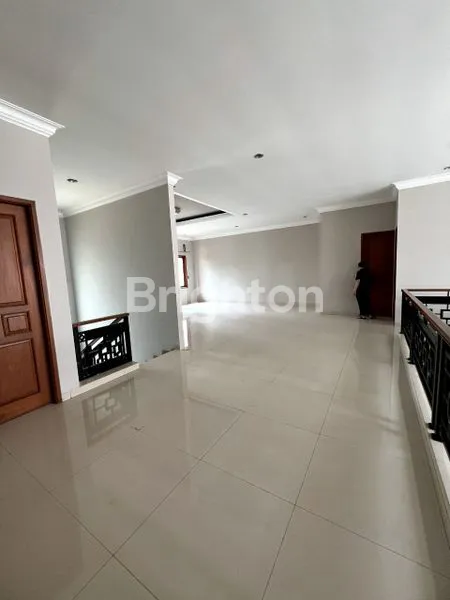 image RUMAH MEWAH KAWASAN EXCLUSIVE (5)