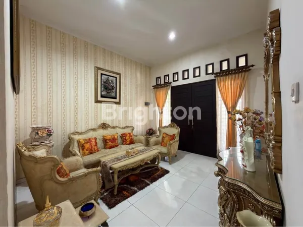 image  RUMAH GAYUNGSARI DEKAT MASJID BESAR MASJID AGUNG, DEKAT SEKOLAH, DEKAT MALL 	 (2)