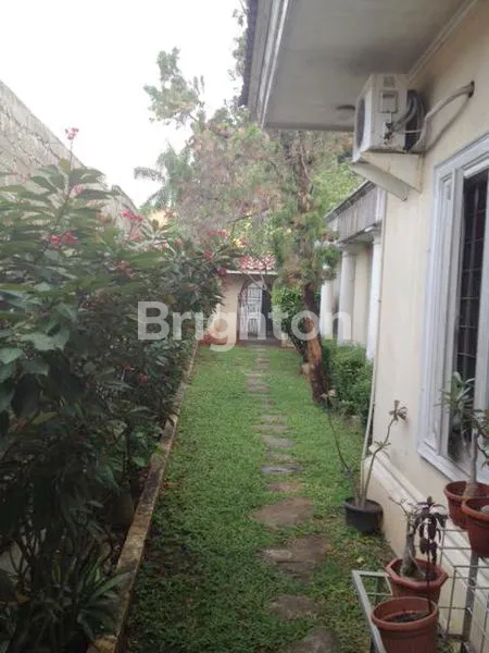 image RUMAH LUAS STRATEGIS DI JALAN ABDUL MAJID, CIPETE (2)