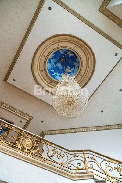 image RUMAH MEWAH MEDITERANIA DI PIK, 2 LANTAI SIAP HUNI FULL FURNISHED (1)