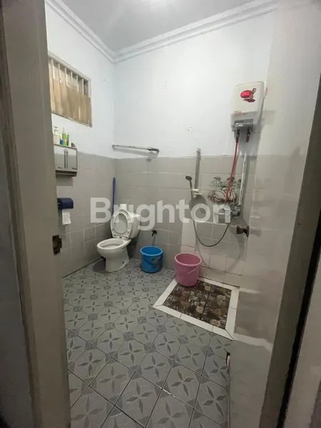 image RUMAH TERAWAT, RAPI, NYAMAN 2 LANTAI KAV. POLRI JELAMBAR JAKARTA BARAT ROW 2 MOBIL (6)