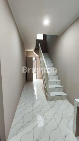 image RUMAH 2 LANTAI DI MANGUNHARJO TEMBALANG SEMARANG (3)