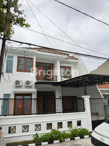 image RUMAH 2 LANTAI DI DUKUH KUPANG TIMUR SURABAYA DEKAT CIPUTRA WORLD (1)