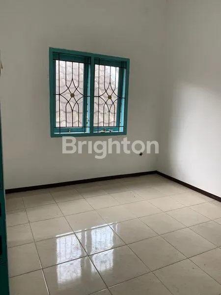 image DIJUAL RUMAH HOOK 2 LANTAI SIAP HUNI AREA BEDALI AGUNG LAWANG KABUPATEN MALANG (6)