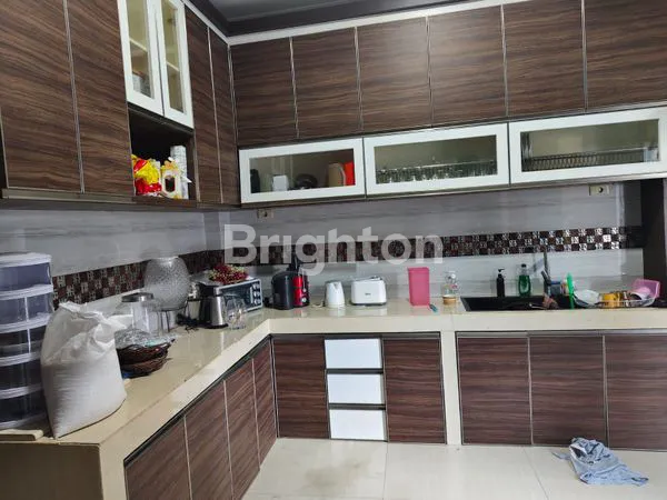 image RUMAH MEWAH 2 LANTAI MARPOYAN (4)