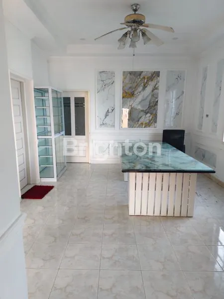 image RUMAH MEWAH 2 LANTAI MARPOYAN (6)