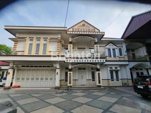 image RUMAH MEWAH 2 LANTAI MARPOYAN (1)