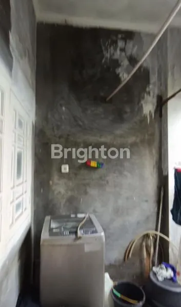 image RUMAH 3 LANTAI DI JELAMBAR (4)