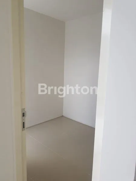 image DISEWAKAN RUMAH SIAP HUNI SUDAH DI RENOV CANTIK, AMESTA LIVING, GUNUNG ANYAR,  DEKAT MERR, BANDARA JUANDA, TOLL JUANDA (5)