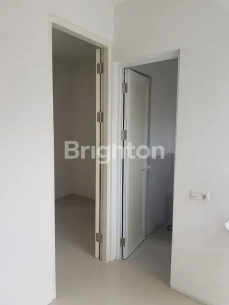 image DISEWAKAN RUMAH SIAP HUNI SUDAH DI RENOV CANTIK, AMESTA LIVING, GUNUNG ANYAR,  DEKAT MERR, BANDARA JUANDA, TOLL JUANDA (2)