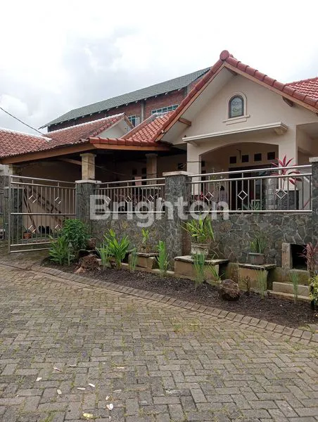 image HUNIAN EKSKLUSIF DENGAN BANGUNAN PENUH, DESAIN NYAMAN, DAN LINGKUNGAN ELITE & TENANG. LOKASI SANGAT STRATEGIS DI JALUR MALANG–BATU, COCOK UNTUK TEMPAT TINGGAL KELUARGA MAUPUN INVESTASI JANGKA PANJANG. (1)