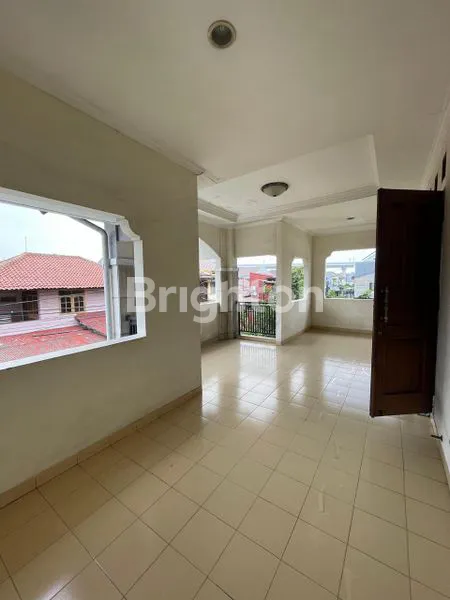 image RUMAH DI JUAL TEMPAT DI SENTUL SELATAN  (3)