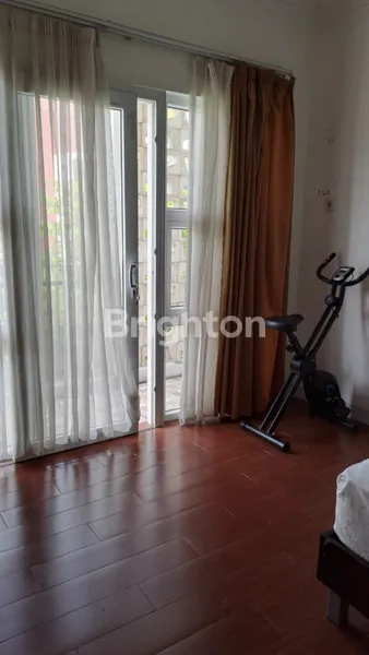 image DIJUAL RUMAH 2 LANTAI GRAHA CIBUBUR VIEW CLUSTER BUYAN JATISAMPURNA SHM 1,4 M NEGO (7)