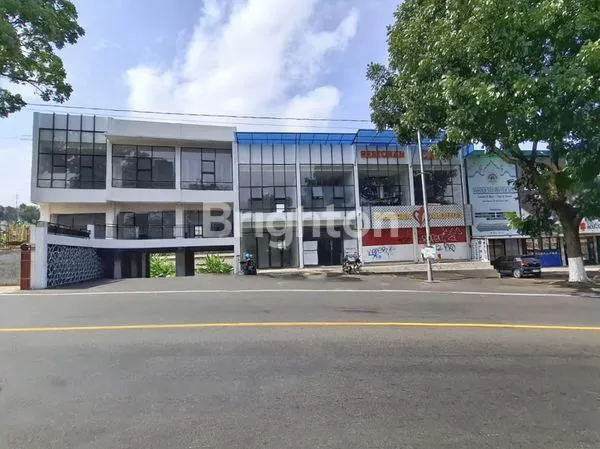 image RUKO MEWAH 3 LANTAI DI JALUR PUNCAK, LOKASI STRATEGIS (8)