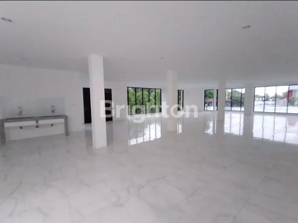 image GEDUNG 3 LANTAI DI KENJERAN, COCOK KANTOR/DEALER (2)