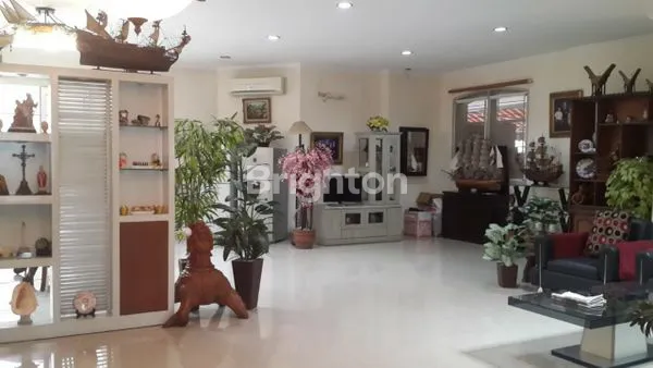 image RUMAH MEWAH POSISI HOOK BUKIT GADING MEDITERANIA (2)