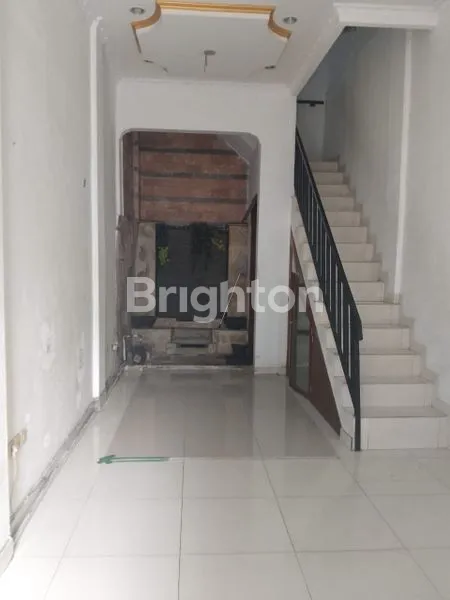 image RUMAH 3 1/2LANTAI DI SUNTER JAYA . (3)