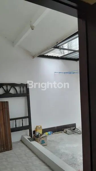 image RUMAH DIKONTRAKKAN 2 LT JALAN LEBAR DAERAH SAWOJAJAR MALANG (8)