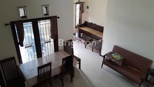 image RUMAH DIKONTRAKKAN 2 LT JALAN LEBAR DAERAH SAWOJAJAR MALANG (3)