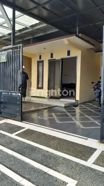 image RUMAH DIKONTRAKKAN 2 LT JALAN LEBAR DAERAH SAWOJAJAR MALANG (2)