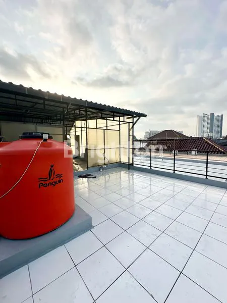 image RUMAH BAGUS SIAP HUNI ROW 2 MOBIL KEBON JERUK (5)