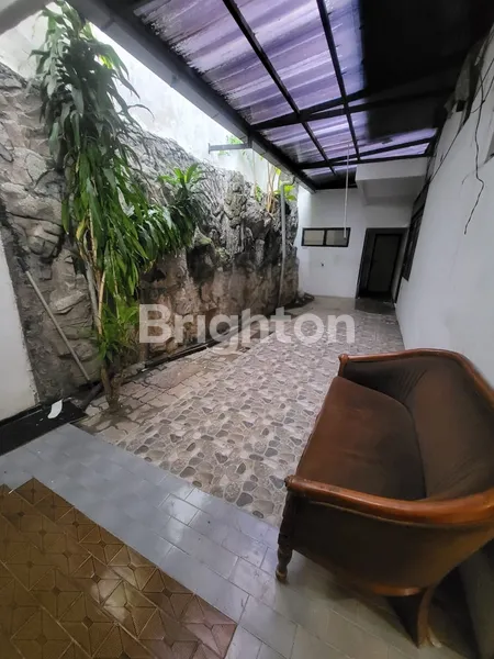 image RUMAH LUAS 360M² DI LEBAK ARUM, HARGA HITUNG TANAH! (5)