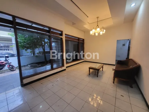 image RUMAH LUAS 360M² DI LEBAK ARUM, HARGA HITUNG TANAH! (3)