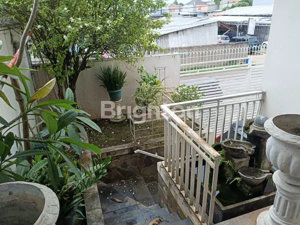 image RUMAH MEWAH 3 LANTAI LT 175M² DI BILLY MOON (6)