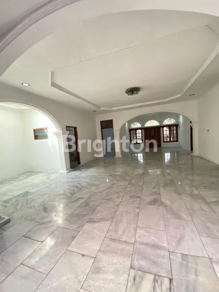 image DIJUAL RUMAH DIDAERAH TEBET JAKARTA SELATAN (7)