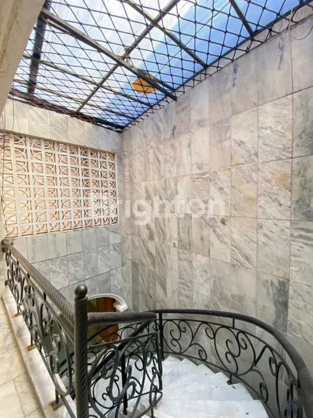 image DIJUAL RUMAH DIDAERAH TEBET JAKARTA SELATAN (6)